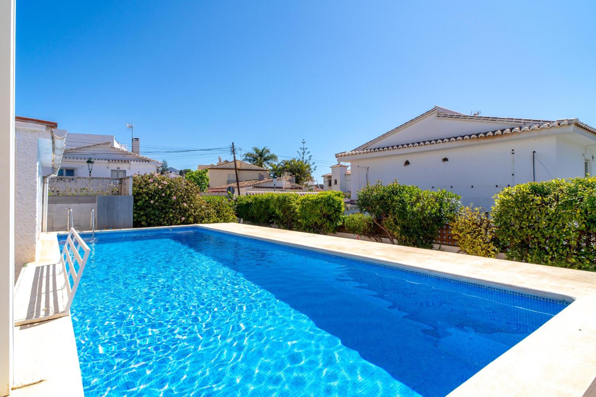 Villa Sevilla Casasol 네르하 외부 사진