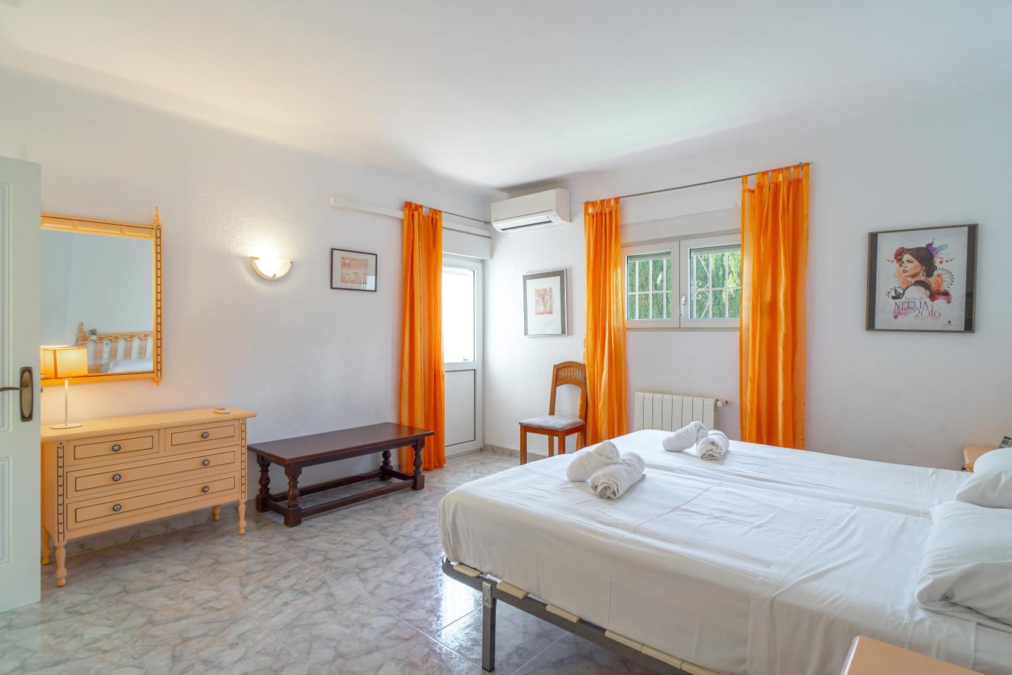 Villa Sevilla Casasol 네르하 외부 사진